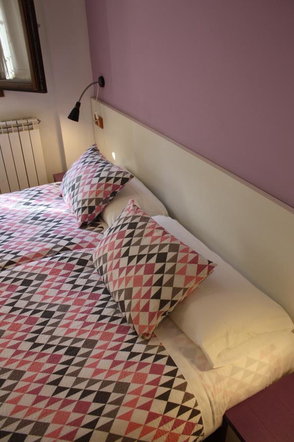 Hostal La Ribera Del Jucar Cuenca  Exteriör bild